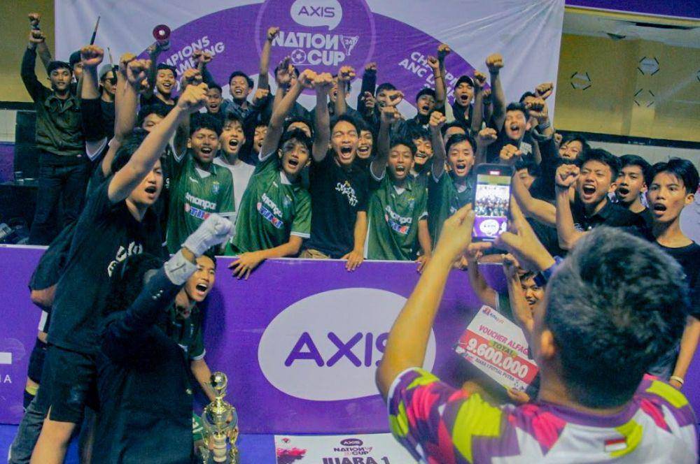 SMAN 4 Metro Lampung menjadi juara 1 AXIS Nation Cup 2024. (Dok. XL Axiata).