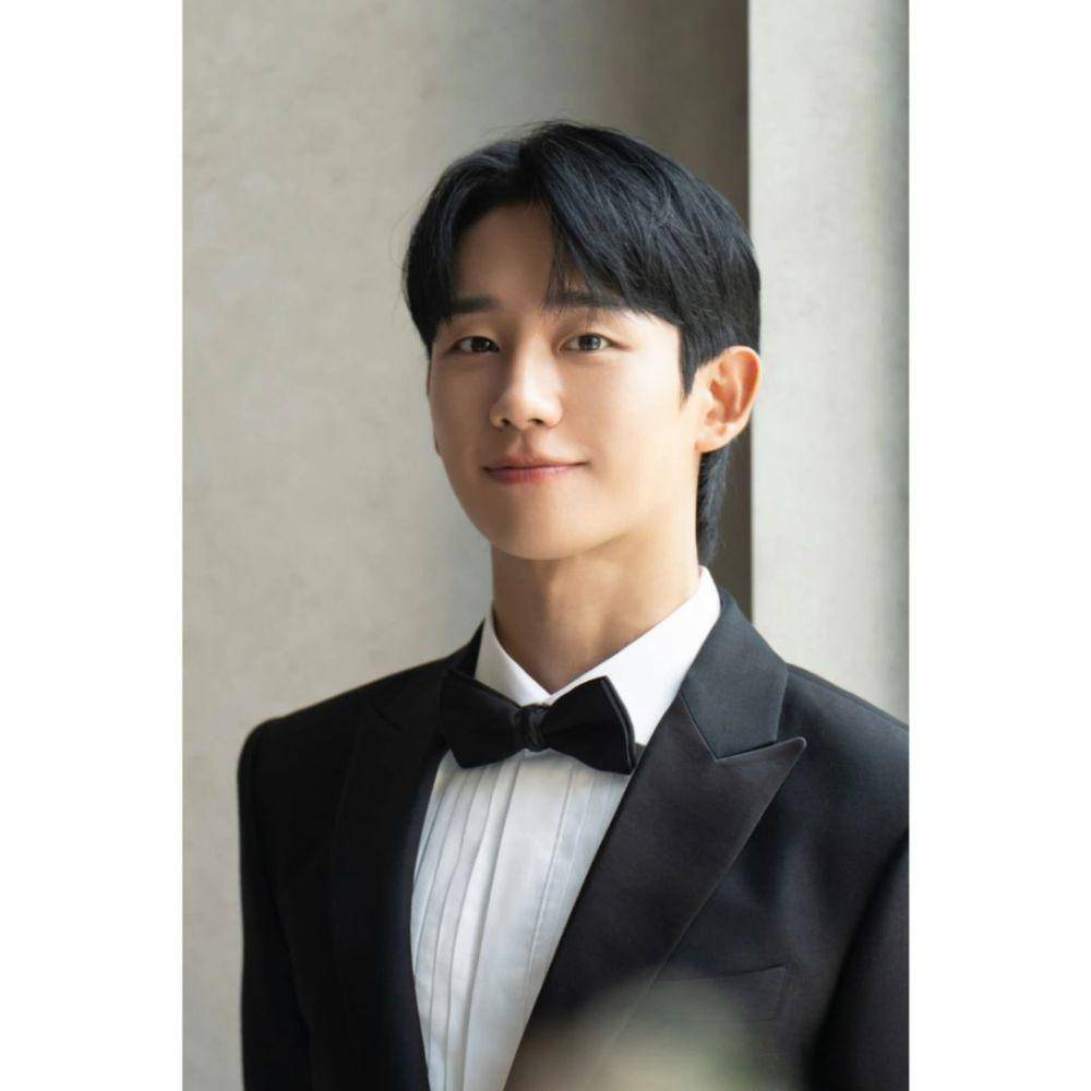 Jung Hae In (instagram.com/fnc_fishandcake)