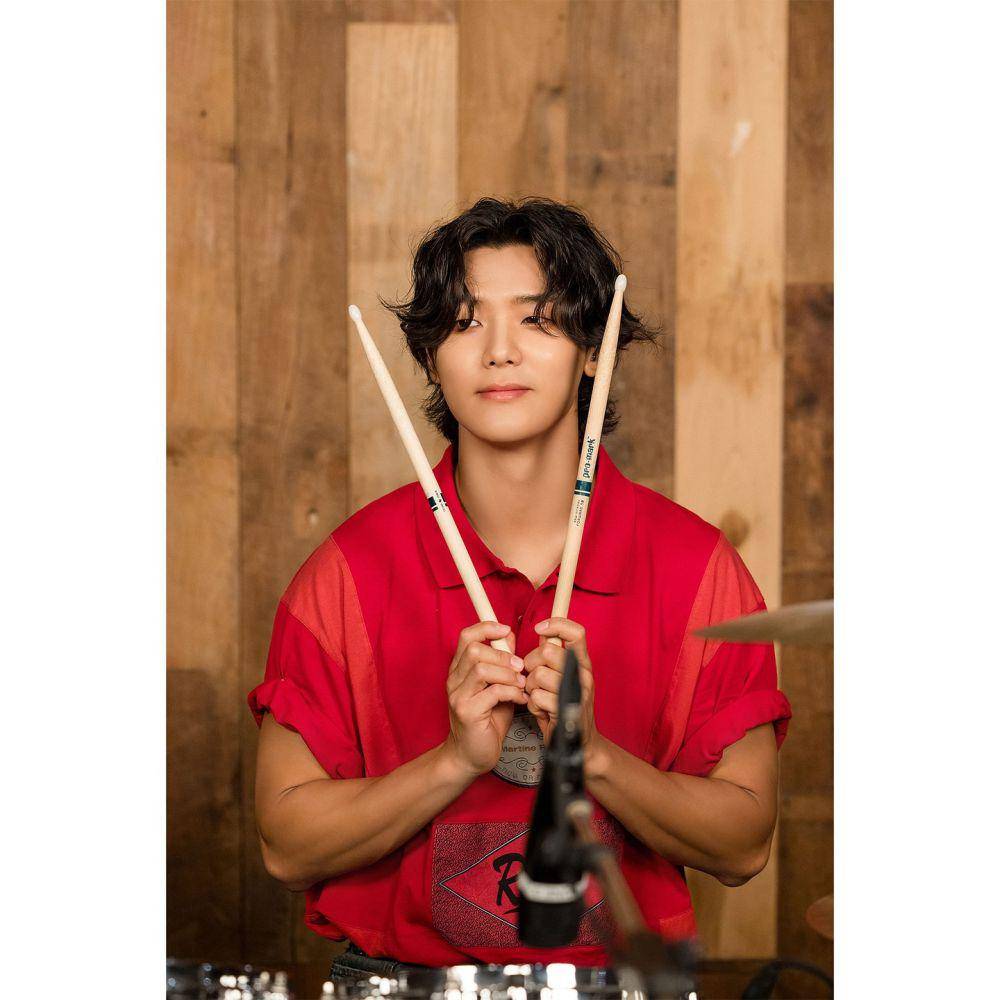 Kang Min Hyuk (instagram.com/fnc_fishandcake)