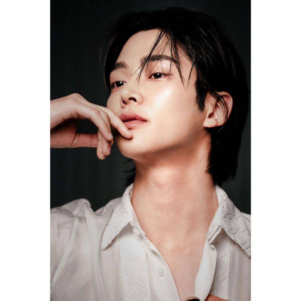 Rowoon (instagram.com/fnc_fishandcake)