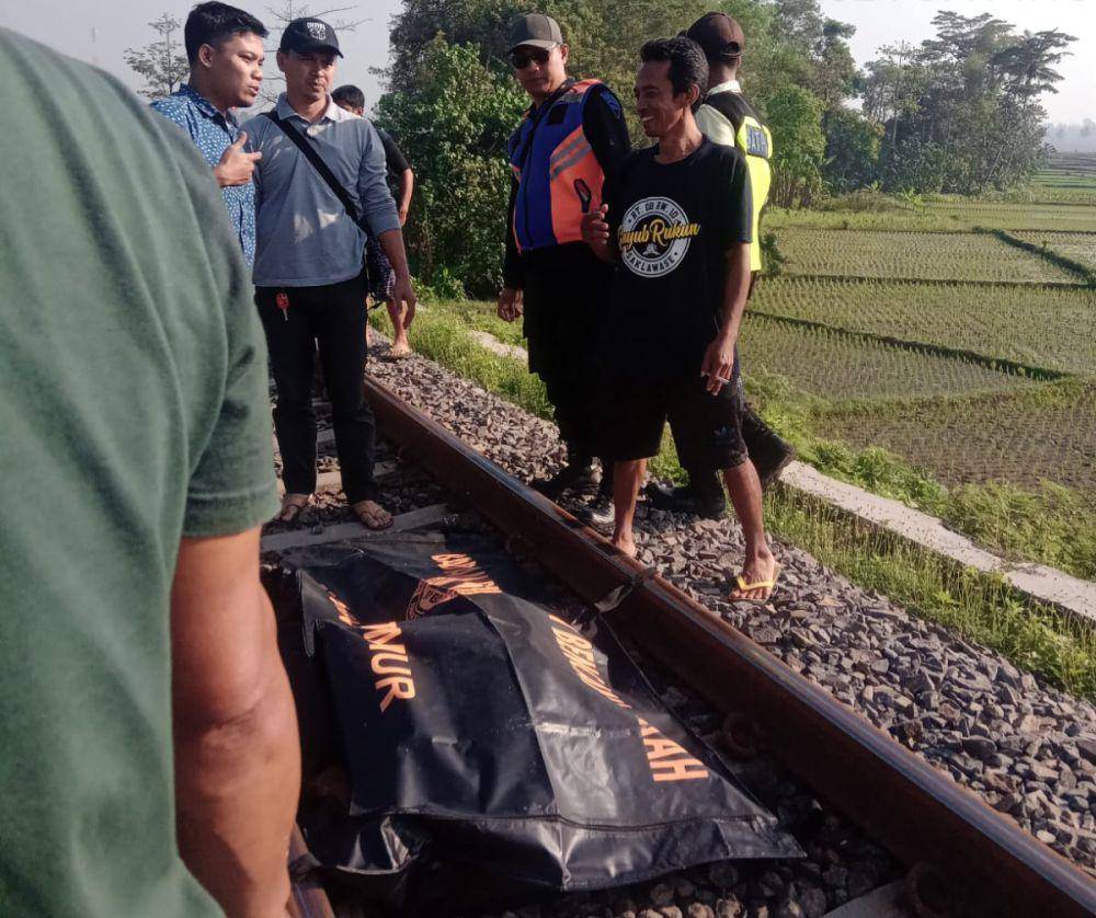Evakuasi korban kecelakaan KA Penataran Doho di Malang. (Dok. Polsek Kepanjen)