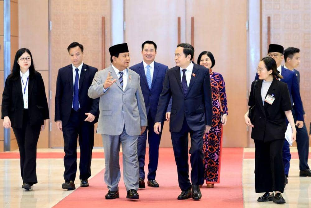 Prabowo Subianto bertemu dengan Ketua Majelis Nasional Vietnam H.E. Tran Thanh Man dalam agenda kunjungan kerja di Vietnam. (instagram/prabowo)