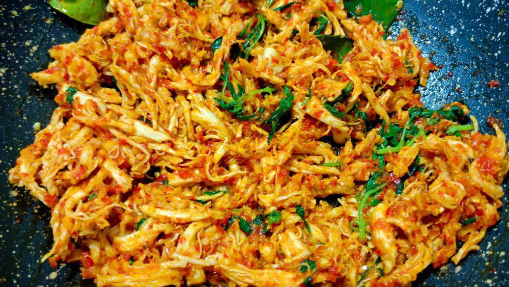 Resep Ayam Suwir Kemangi Pedas, Sedapnya Bikin Tambah Nasi