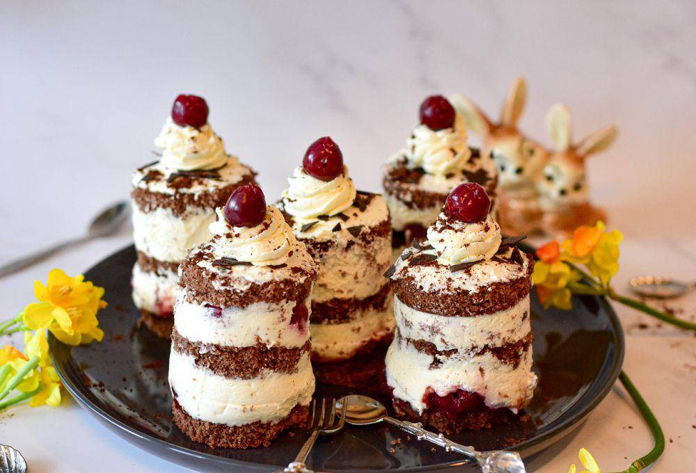 ilustrasi mini blackforest (pixabay.com/-Rita-👩🍳 und 📷 mit ❤)