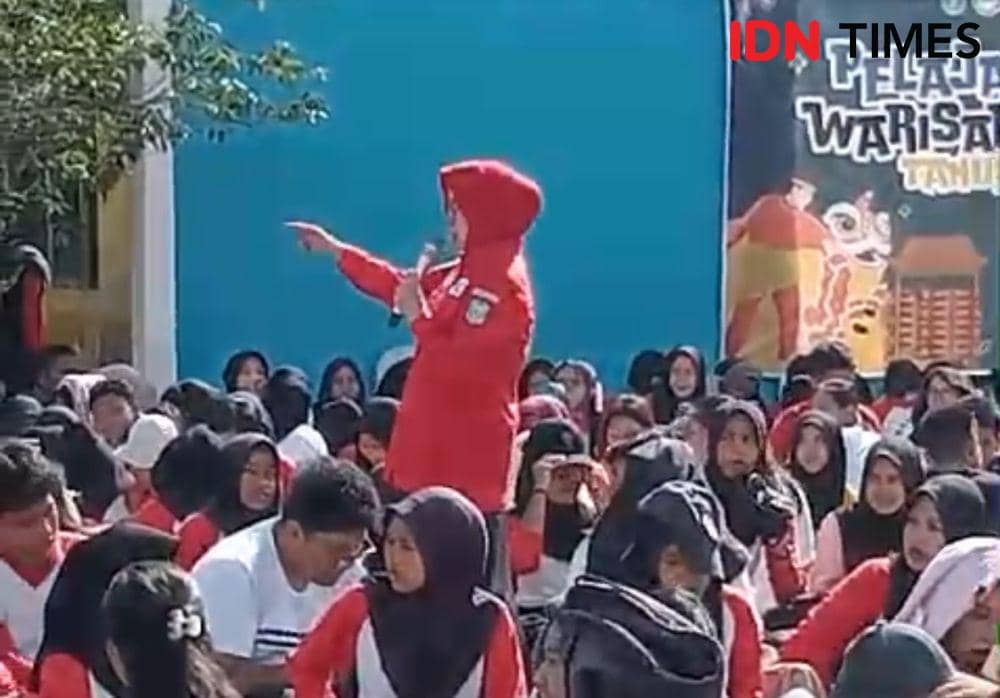 Ketua PMI Kalbar diduga kampanye di sekolah. (IDN Times/istimewa).