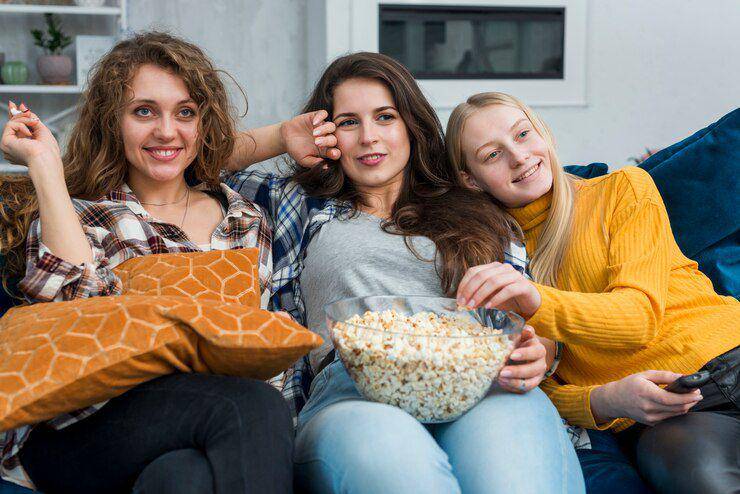 nonton film (freepik.com/freepik)