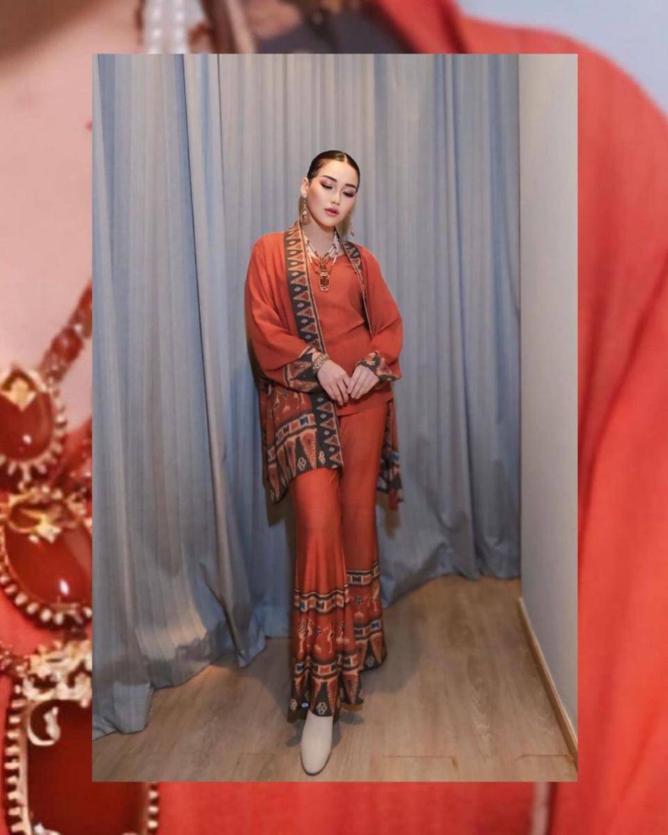 inspirasi outfit one set ala Ayu Ting Ting (instagram.com/ayutingting92)