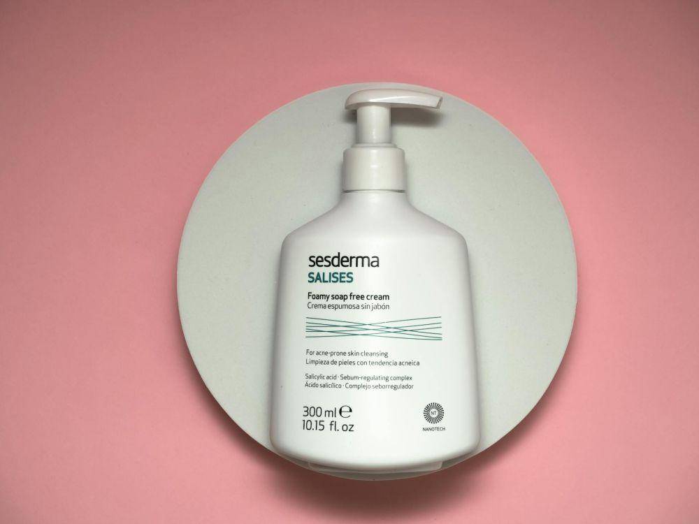 ilustrasi skincare dengan kandungan salicylic acid (pexels.com/Natallia Photo)