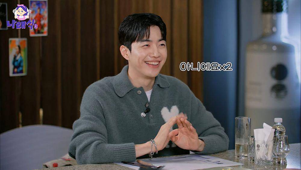 potret Kang Hoon dalam acara YouTube Park Na Rae (dok. YouTube/ Na Rae Restaurant)