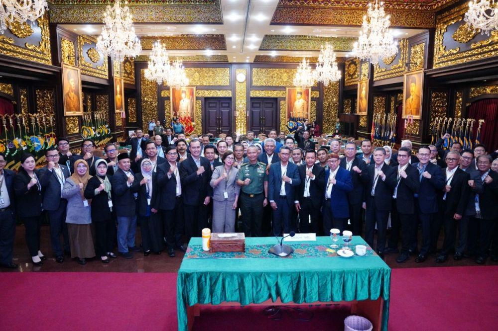 Kasum TNI Beri Pembekalan di Executive Course Unhan RI