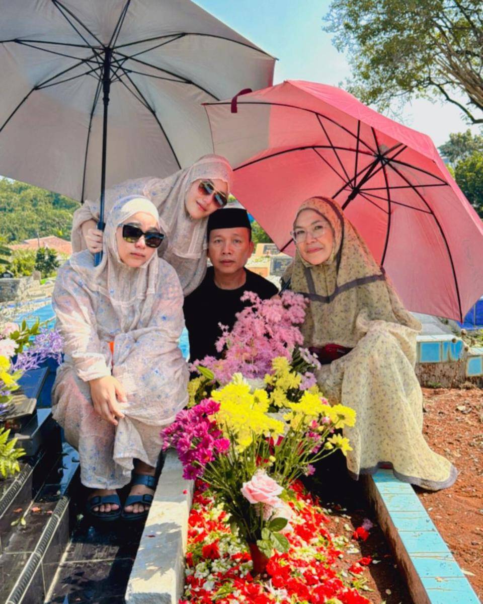 tahlilan 40 hari keponakan Ayu Ting Ting (Instagram.com/mom_ayting92_)