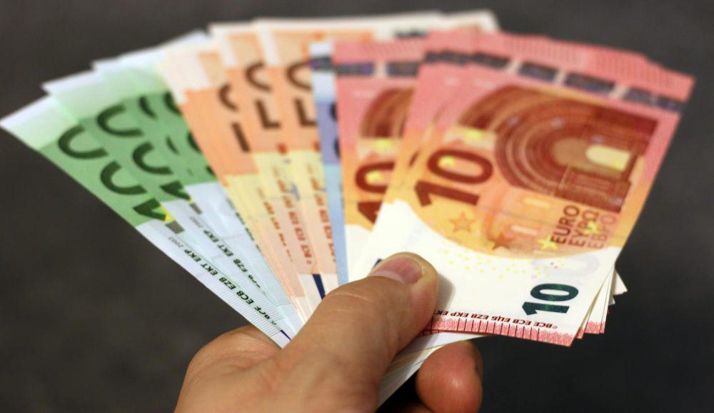 6 Cara Aman Secara Finansial, Miliki Dana Darurat!