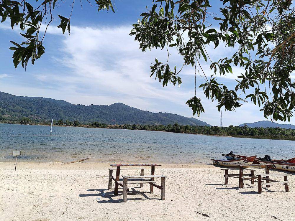 Danau Pading, Bangka Belitung (google.com/maps/Ochi Sukma)