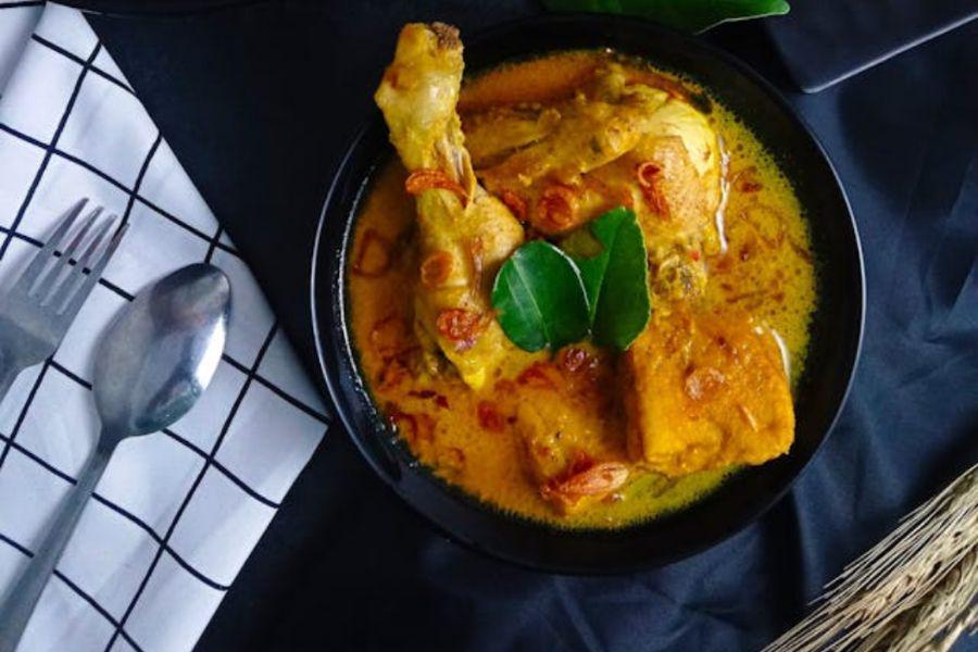 Resep Opor Ayam Tanpa Minyak dan Santan yang Enaknya Kebangetan