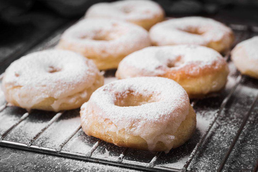 ilustrasi donat (freepik.com/freepik)
