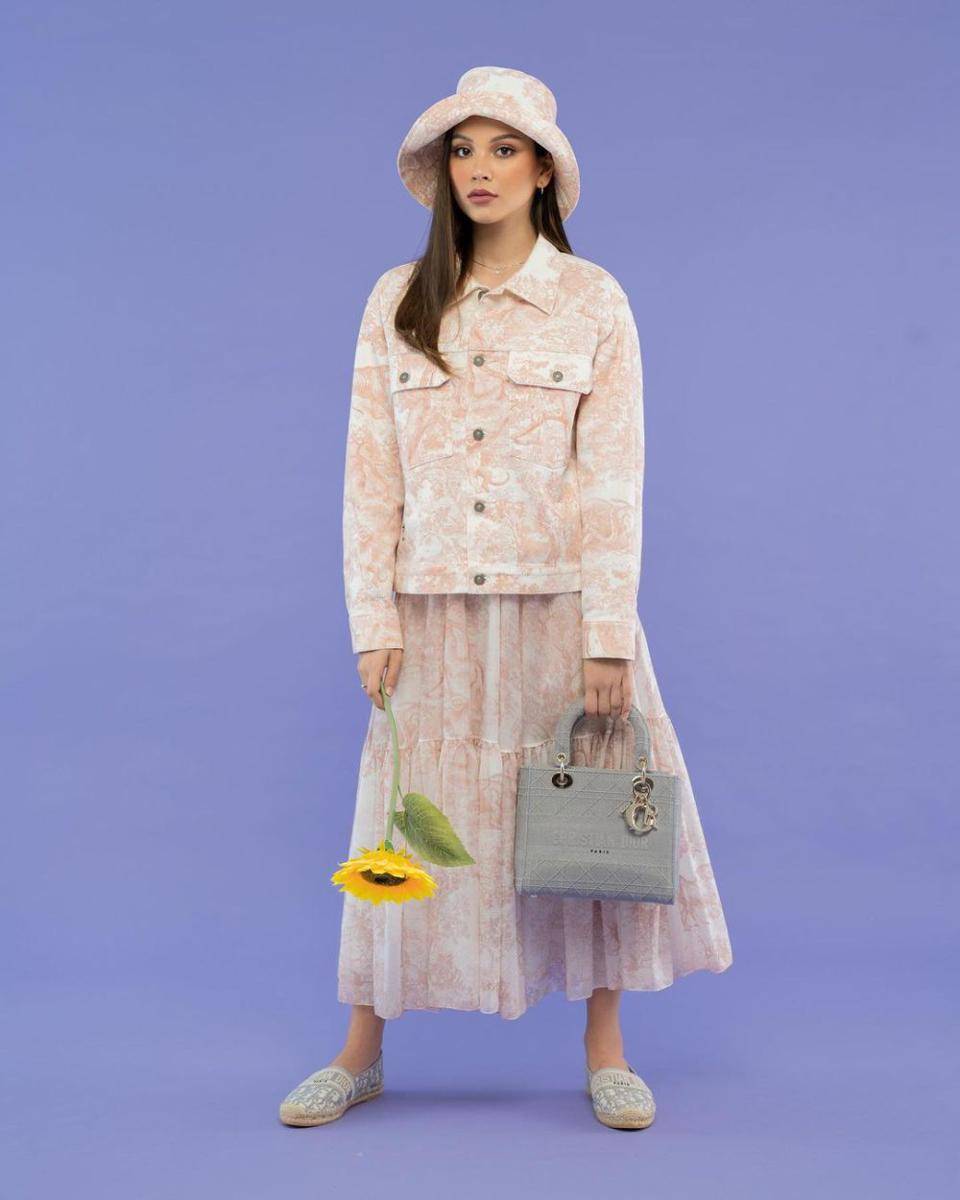 ide styling bawahan rok ala Alyssa Daguise (instagram.com/alyssadaguise)