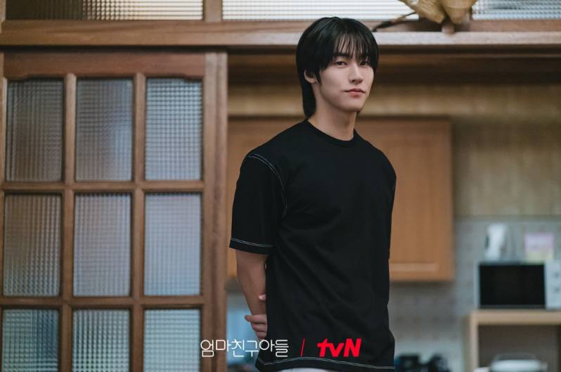 Lee Seung Hyub di drama Love Next Door (Dok. tvN/Love Next Door)
