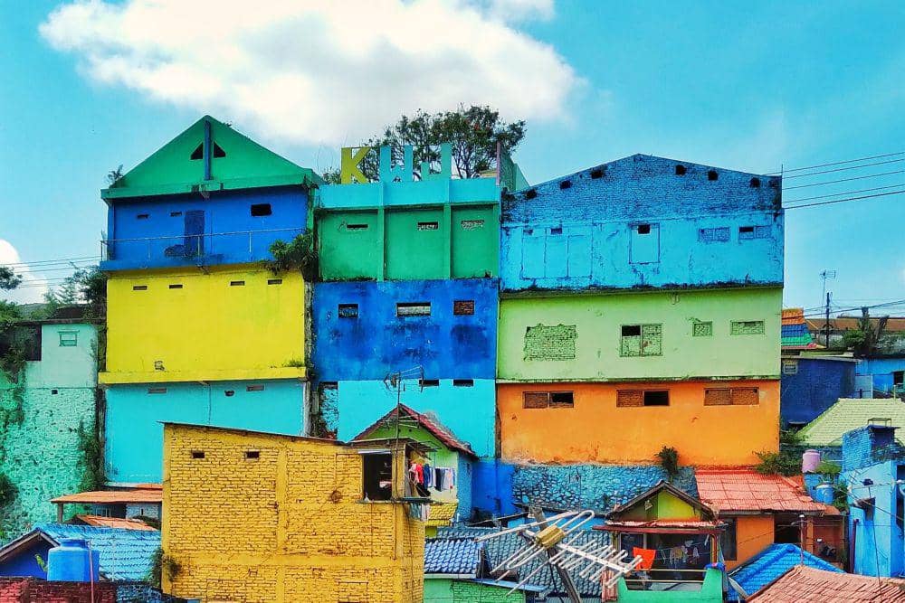 ilustrasi Bentuk dan Struktur Bangunan Kampung Warna-warni Jodipan yang Menyerupai Rumah-Rumah Khas Ala Korea (dok. pribadi/Wanini)