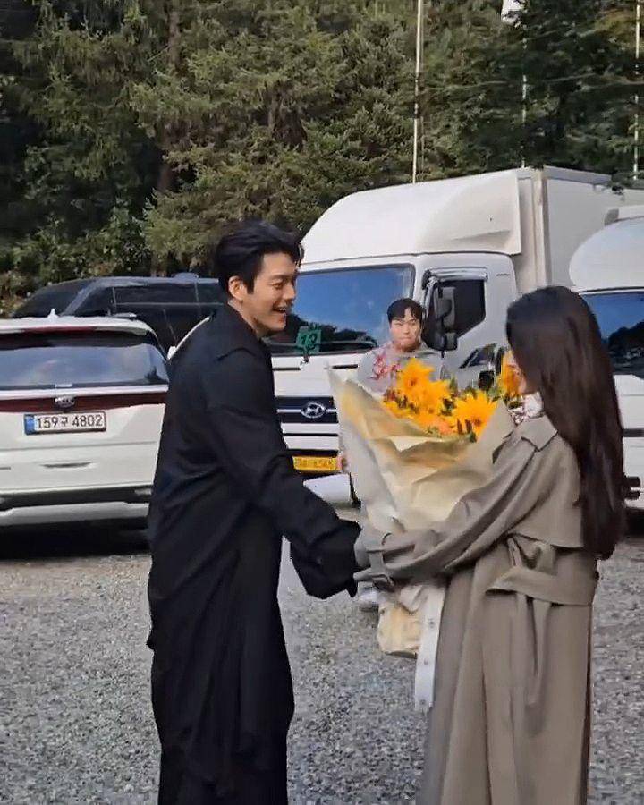momen ulang tahun Suzy ke-30 tahun (instagram.com/skuukzky)