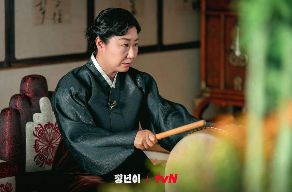 8 Pekerjaan yang Pernah Dilakoni Ra Mi Ran di Drama dan Film Korea