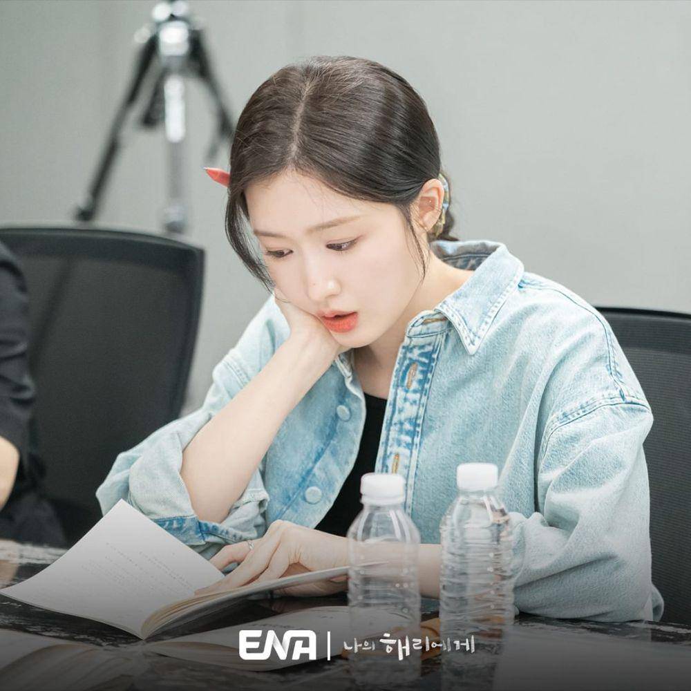 potret pembacaan naskah drakor Dear Hyeri (instagram.com/channel.ena.d)