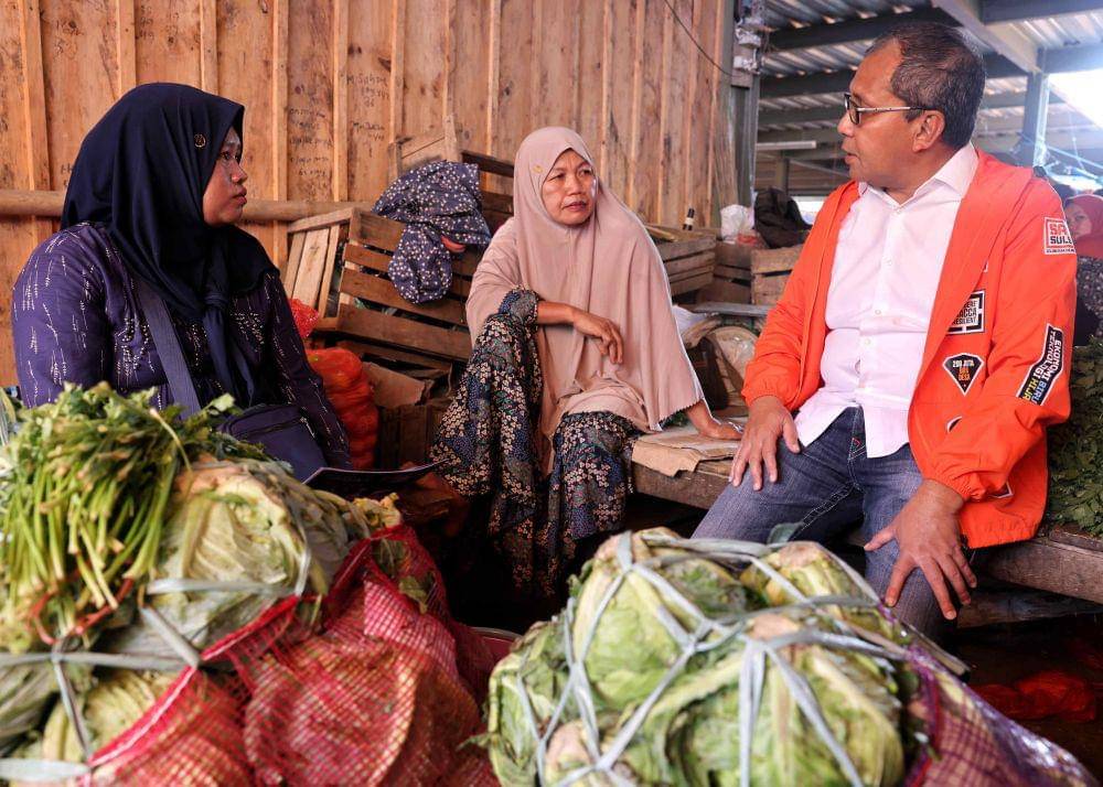Danny Pomanto blusukan ke Pasar Rakyat Kecamatan Baraka, Kabupaten Enrekang, Kamis (10/10/2024) pagi/Istimewa