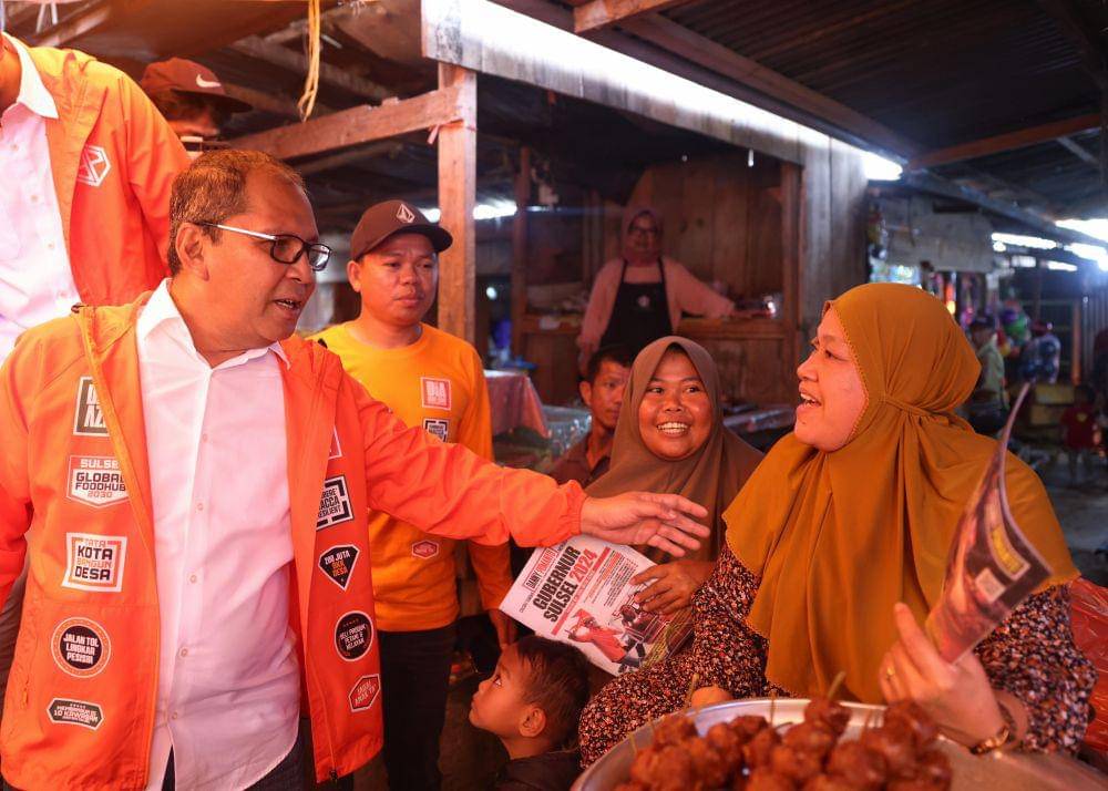 Danny Pomanto blusukan ke Pasar Rakyat Kecamatan Baraka, Kabupaten Enrekang, Kamis (10/10/2024) pagi/Istimewa