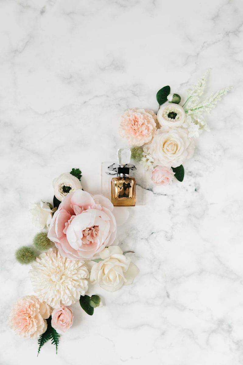 Parfum (unsplash.com/Lindsey Savage)
