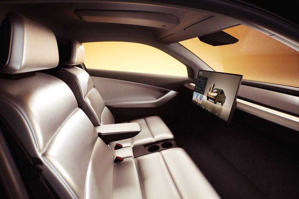 interior Tesla Robotaxi (x.com/Tesla)