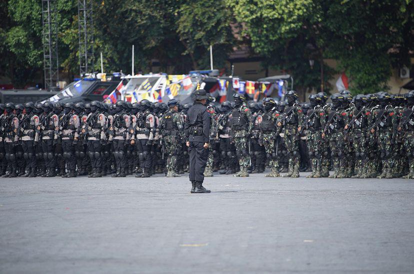 Perbedaan Brimob dan Polisi, Serupa tapi Berbeda Perannya