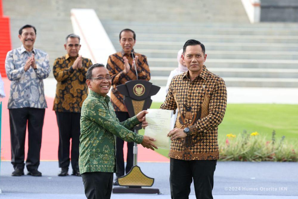 AHY Serahkan Sertifikat Hak Pakai Istana Negara dan Garuda di IKN