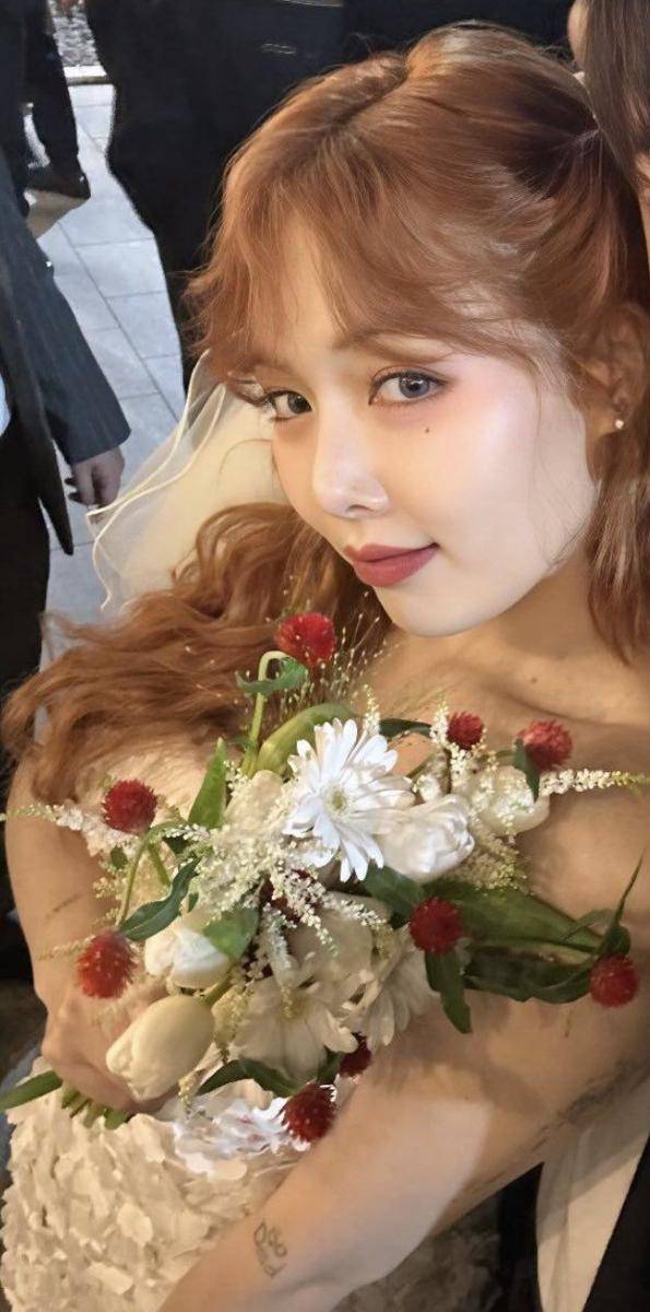 potret pernikahan HyunA (x.com/aplusaing)