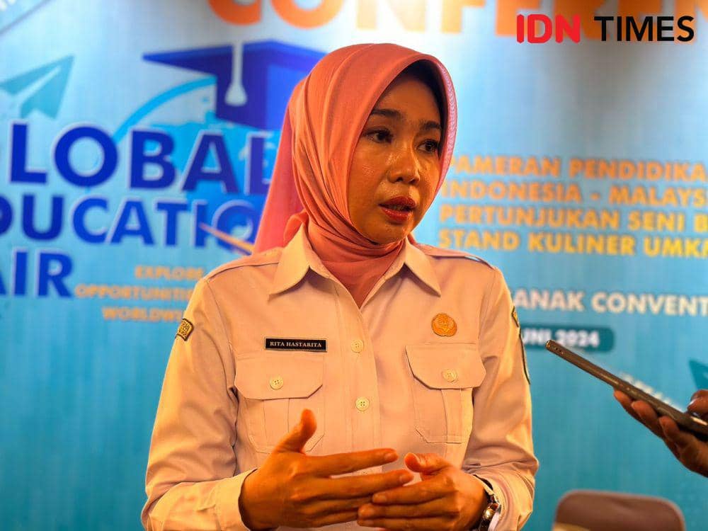 Kadisdikbud Kalbar, Rita Hastarita. (IDN Times/Teri).