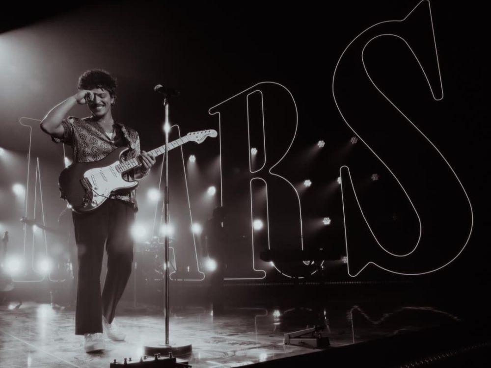 5 Lagu Romantis Bruno Mars yang Menyentuh Hati
