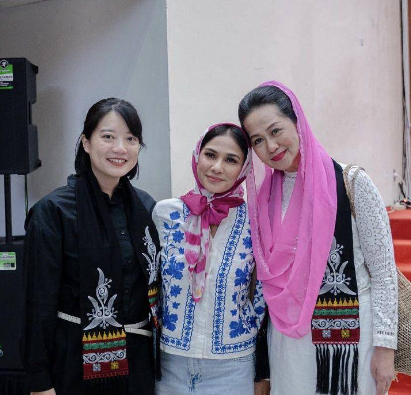 potret Leony berkunjung ke Aceh (Instagram.com/leonyvh)
