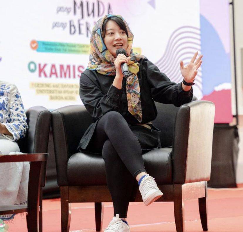 potret Leony berkunjung ke Aceh (Instagram.com/leonyvh)