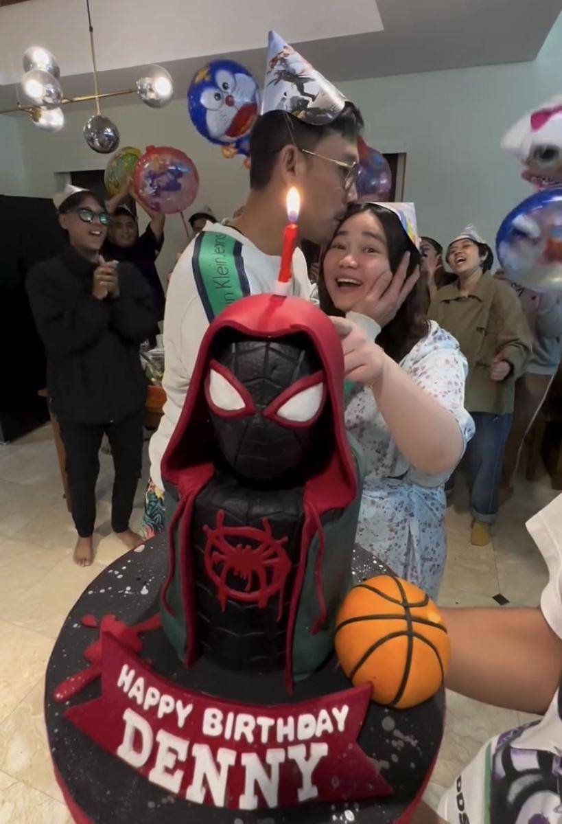 potret kejutan ulang tahun Denny Sumargo (Instagram.com/sumargodenny)