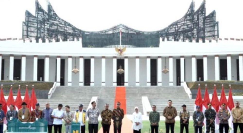 TOP 5 : Jokowi Resmikan Istana Negara IKN hingga Komeng Protes di DPD