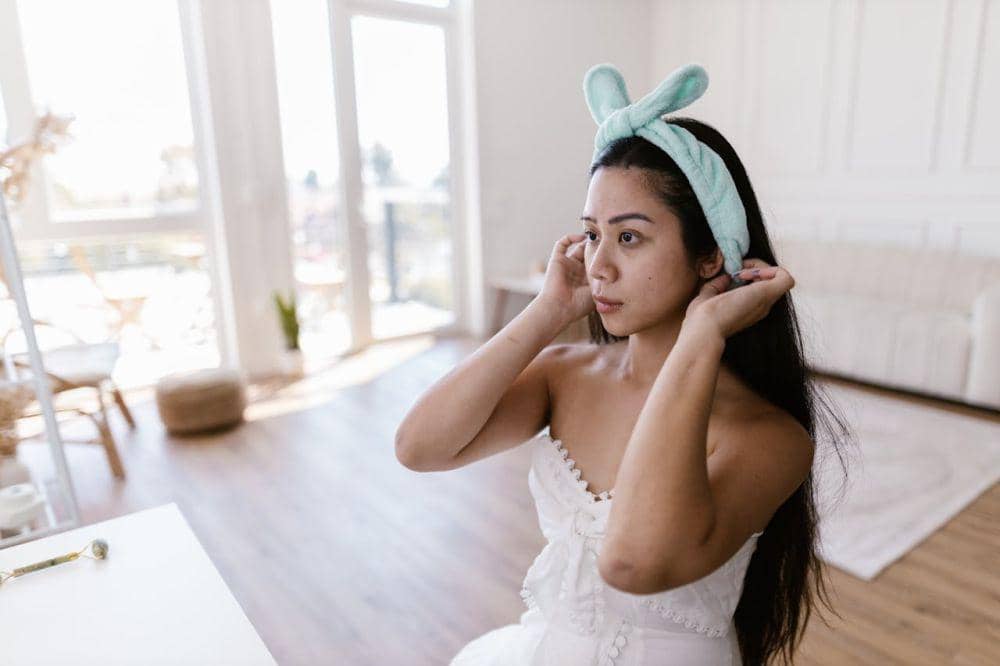 ilustrasi bersiap memakai makeup (pexels.com/RDNE Stock project)