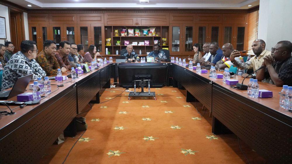 PT Rajawali Nusindo melakukan penjajakan kerja sama perdagangan pangan dan non pangan dengan Pemerintah Papua Nugini. (dok. Rajawali Nusindo)