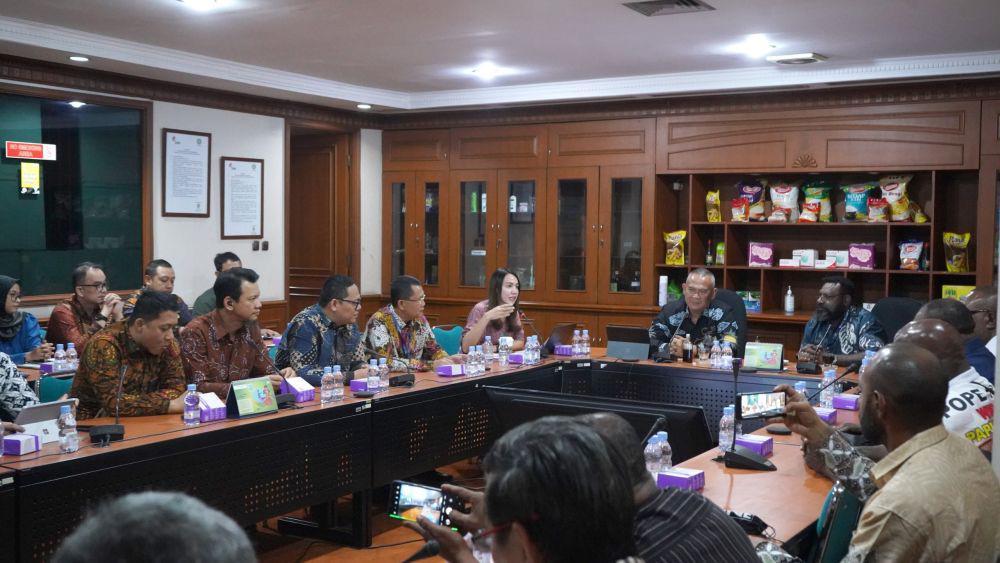 PT Rajawali Nusindo melakukan penjajakan kerja sama perdagangan pangan dan non pangan dengan Pemerintah Papua Nugini. (dok. Rajawali Nusindo)