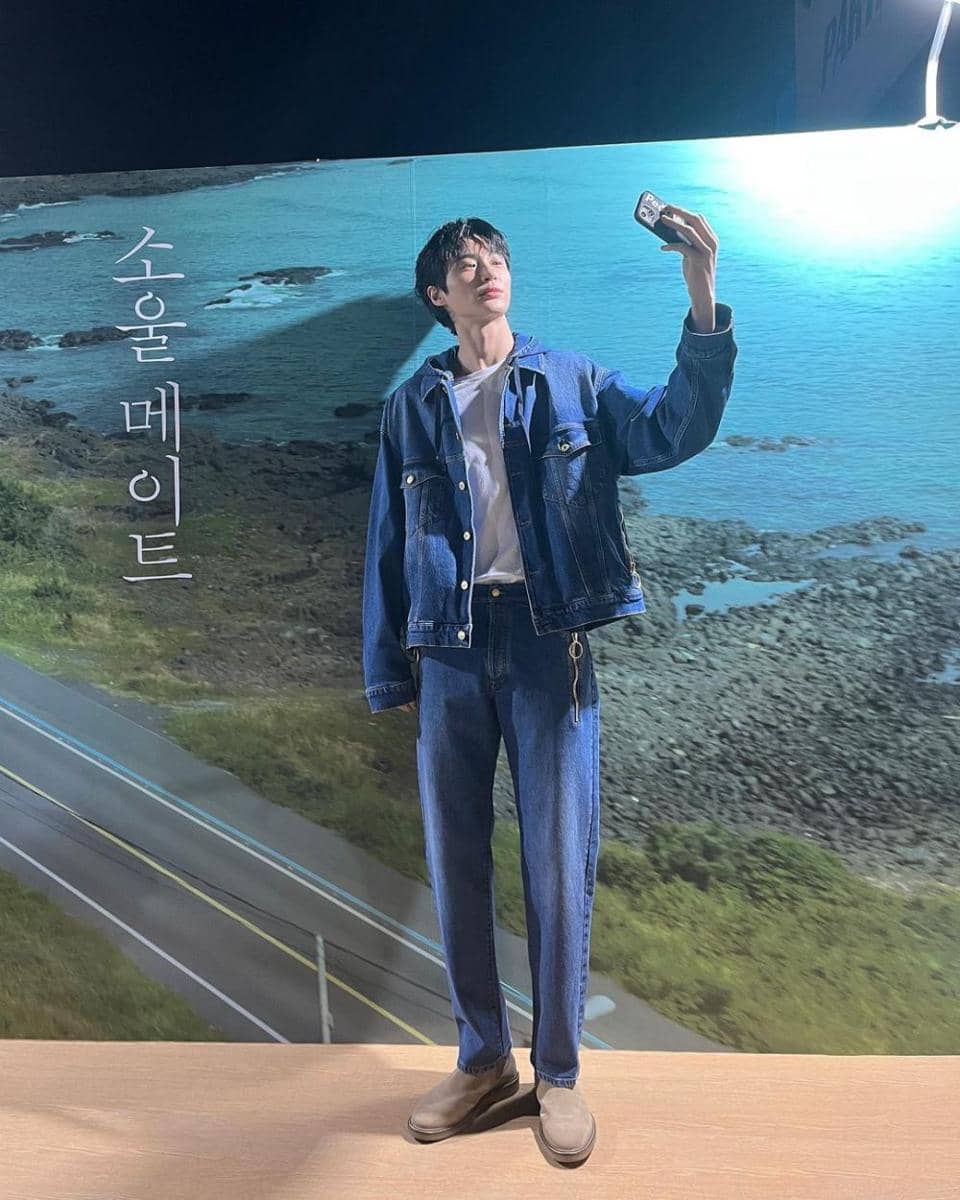 mix and match jaket ala Byeon Woo Seok (instagram.com/@byeonwooseok)