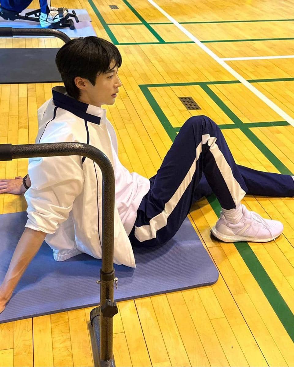 mix and match jaket ala Byeon Woo Seok (instagram.com/@byeonwooseok)