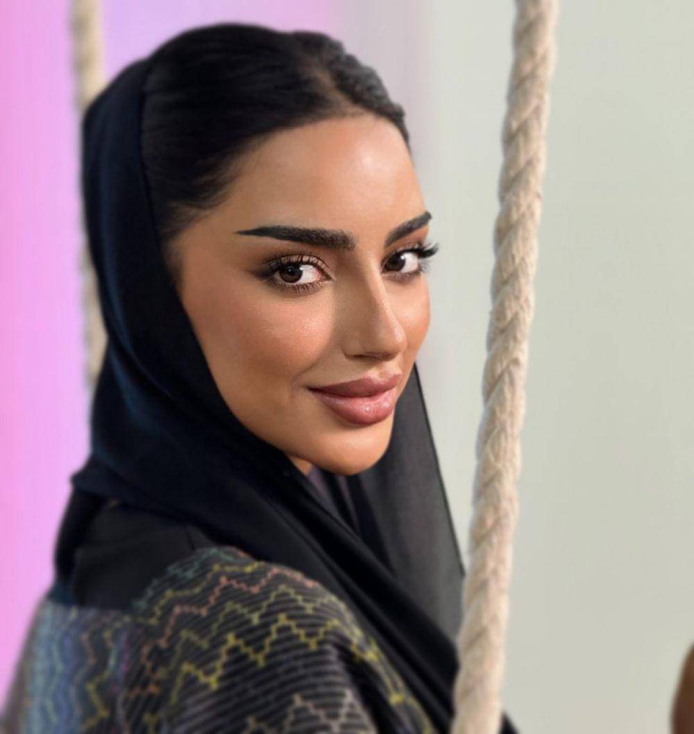 Potret Miss Earth Uni Emirat Arab 2024, Noura Al Jasmi (instagram.com/nnouraalj)