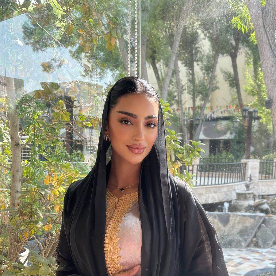Potret Miss Earth Uni Emirat Arab 2024, Noura Al Jasmi (instagram.com/nnouraalj)