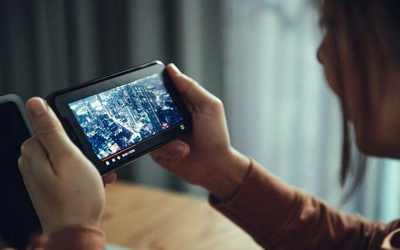 5 Aplikasi Gratis untuk Nonton TV di Smartphone, Dijamin Anti Bosan!