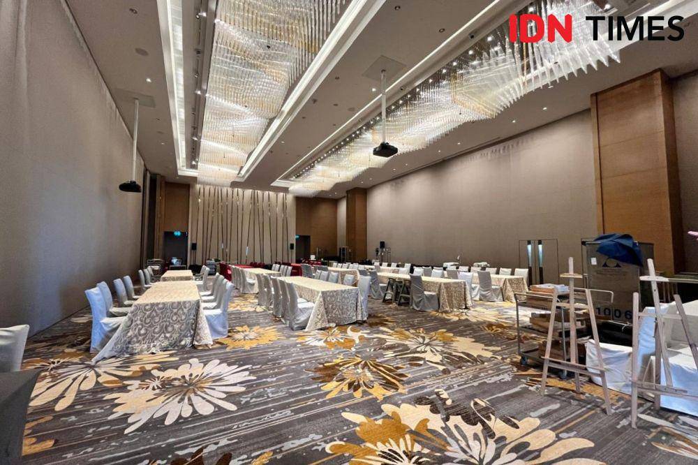 Hotel Four Points by Sheraton dan Hotel Sheraton Hong Kong (IDN Times/Aryodamar)