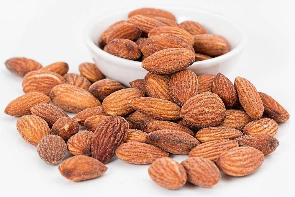 Ilustrasi kacang almond (pixabay.com/stevepb)