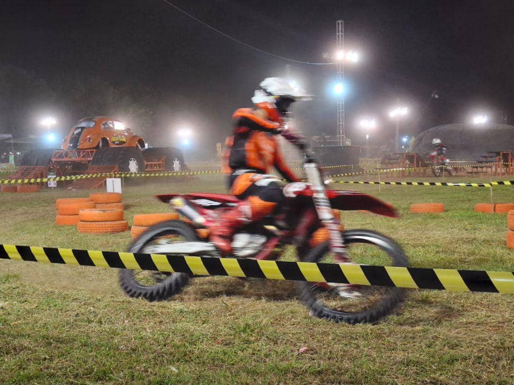 Aksi para kroser di hari pertama Trial Game Dirt 2024 seri Malang. (IDN Times/Rizal AdhiPratama)