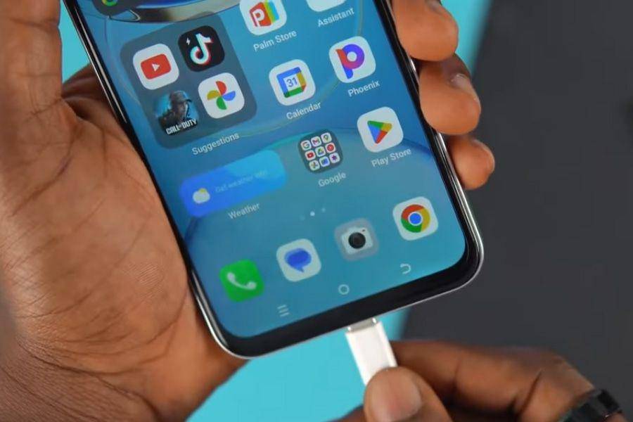 potret TECNO Spark 30C (dok. youtube.com/VK Progress)